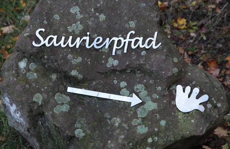Wegweiser zum Saurierpfad Georgenthal – Tambach-Dietharz