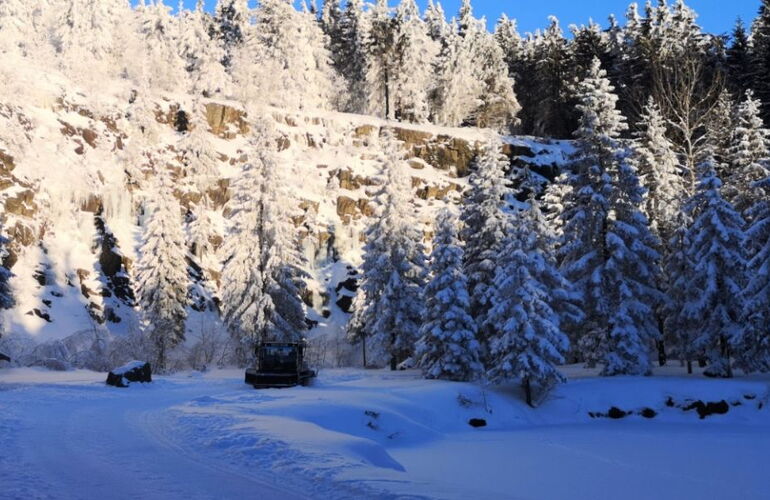 Bergsee Ebertswiese mit Spurfahrzeug © Stefan Ebert