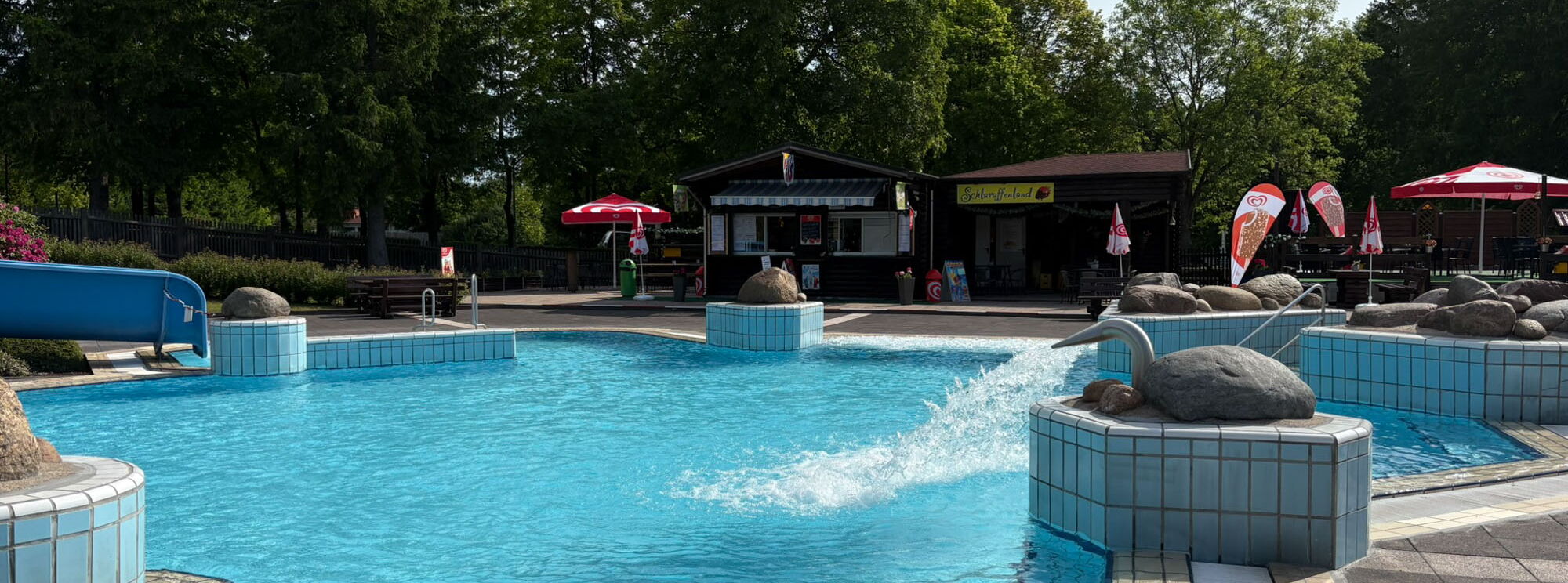 Wasserbecken im Freibad Finsterbergen