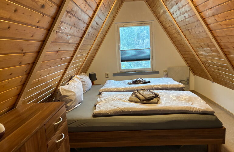Spitzboden mit Doppelbett