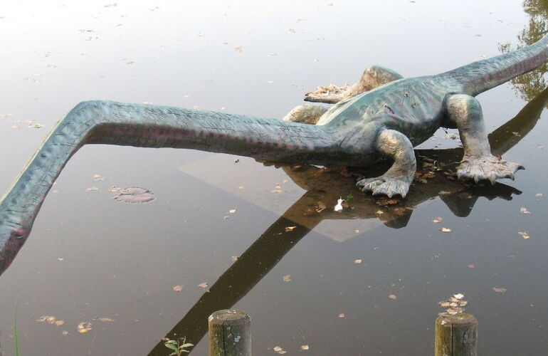 Ausstellungsstücke am Saurier Erlebnis Pfad