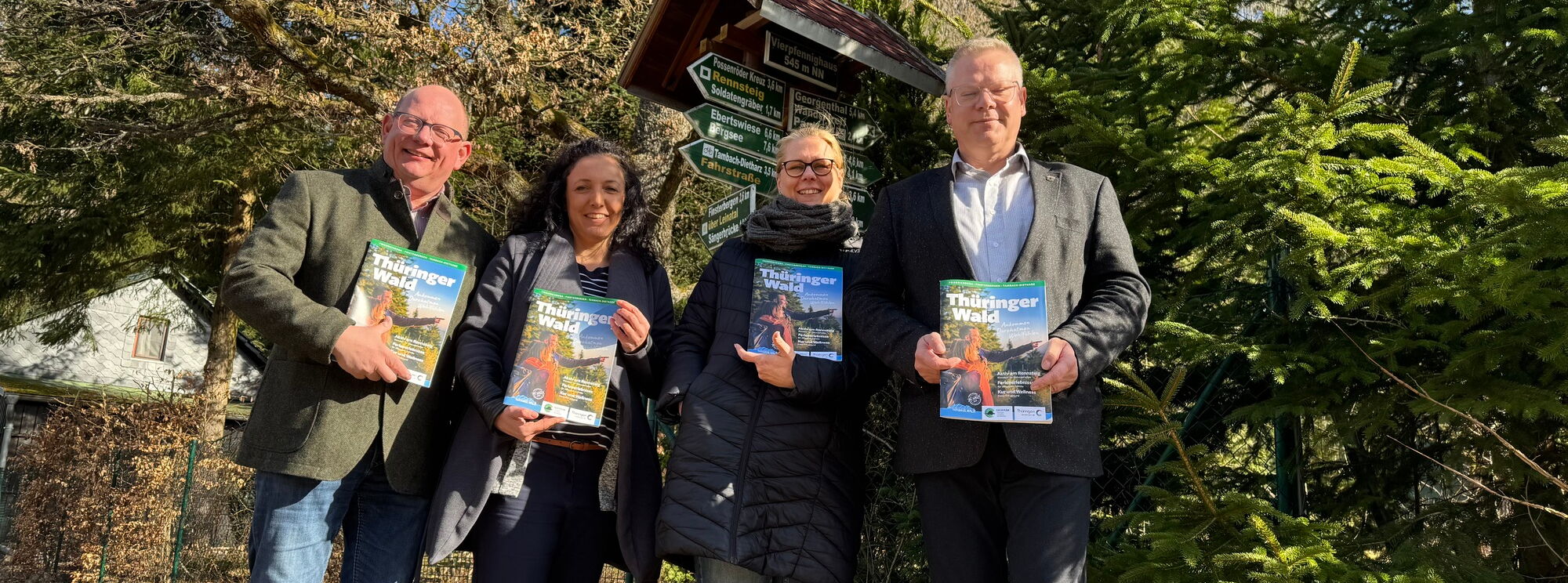 Gruppenbild zur Präsentation Gastgeberverzeichnis 2026