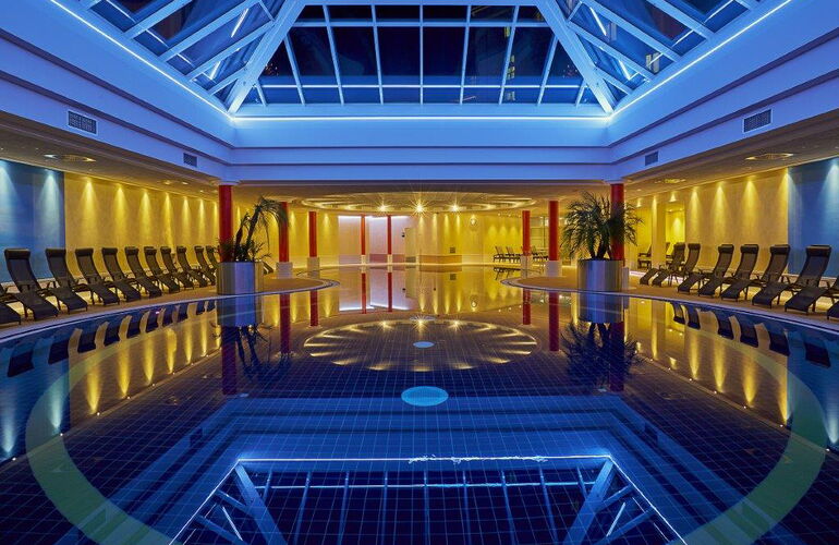 Pool im H+ Hotel Friedrichroda
