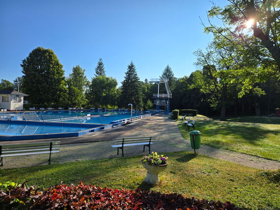 Schwimmb der Stadt Friedrichroda schwimmb-der-stadt-friedrichroda