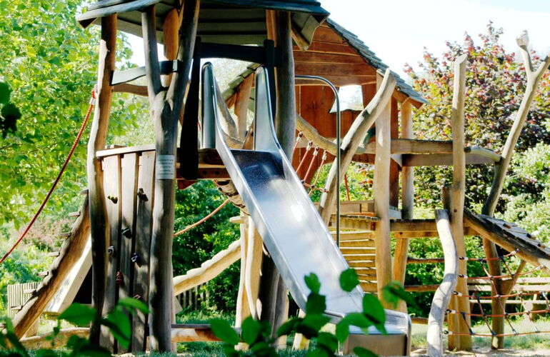 Der Abenteuerspielplatz im Tierpark Gotha lädt zum Herumtollen und Toben ein.
