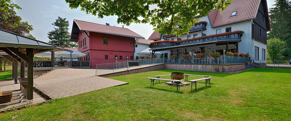 Aussenansicht vom  Hotel und Berggasthof Tanzbuche